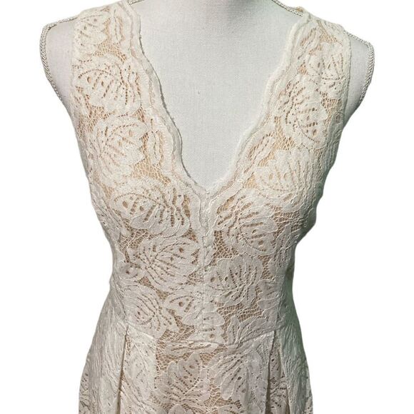 Francesca's Louise Scallop V-Neck Palm Lace A-Line Dress Mini Dress - Picture 7 of 10